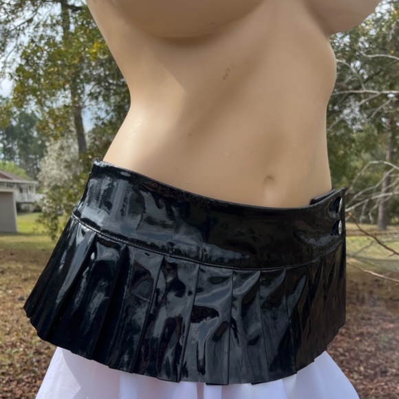 Forplay Vinyl Wet Look  Fetish Bondage Pleated Super Mini Skirt Club  Lingerie - Picture 2 of 13